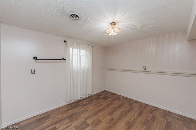 1010 Royal Drive, Amherst, OH 44001