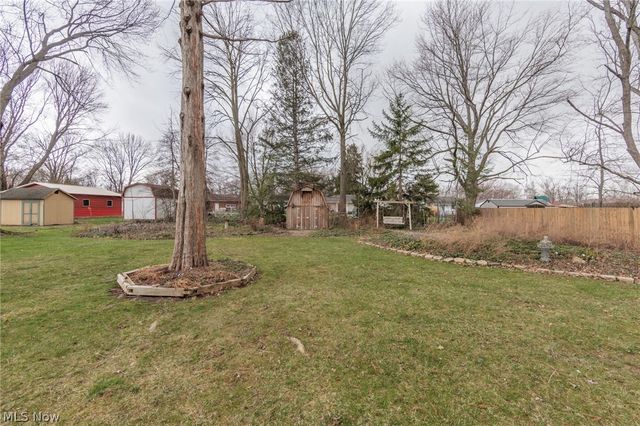 1010 Royal Drive, Amherst, OH 44001