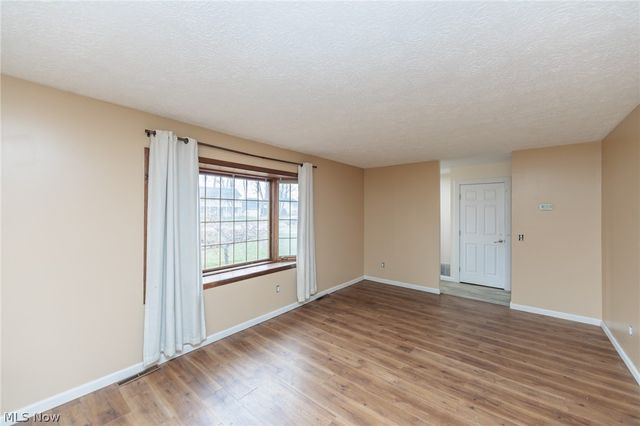 1010 Royal Drive, Amherst, OH 44001