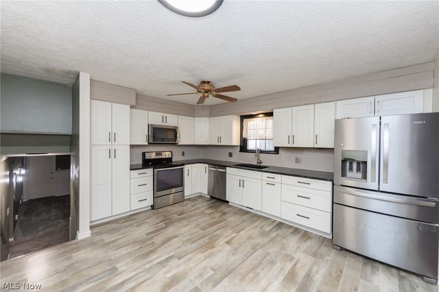 1010 Royal Drive, Amherst, OH 44001