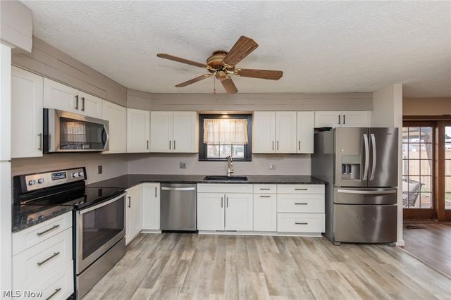 1010 Royal Drive, Amherst, OH 44001