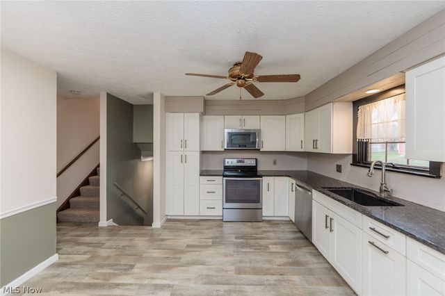 1010 Royal Drive, Amherst, OH 44001