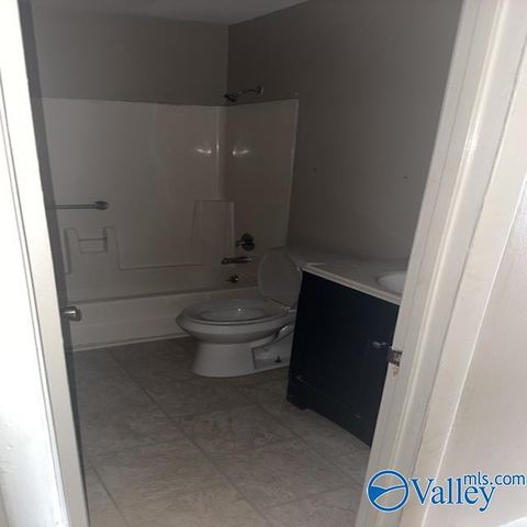 2706 Lantern Walk B, Huntsville, AL 35803