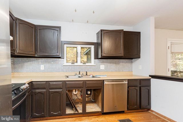 2018 FARRAGUT DR, Stafford, VA 22554