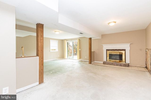 2018 FARRAGUT DR, Stafford, VA 22554