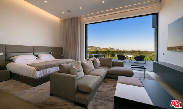 1140 Summit Drive, Beverly Hills, CA 90210