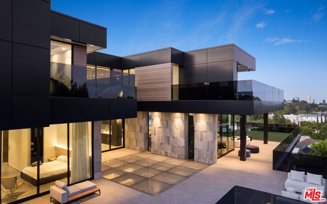 1140 Summit Drive, Beverly Hills, CA 90210