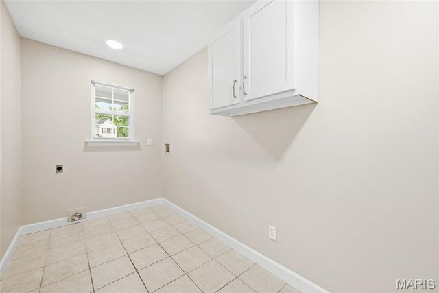 2412 Parkmoor Court, Des Peres, MO 63021