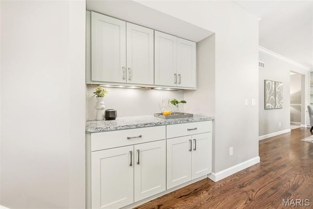 2412 Parkmoor Court, Des Peres, MO 63021