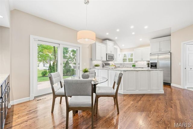 2412 Parkmoor Court, Des Peres, MO 63021