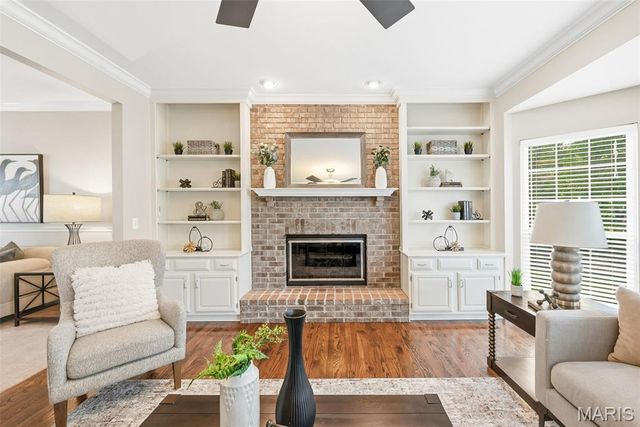2412 Parkmoor Court, Des Peres, MO 63021