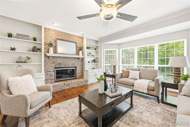2412 Parkmoor Court, Des Peres, MO 63021