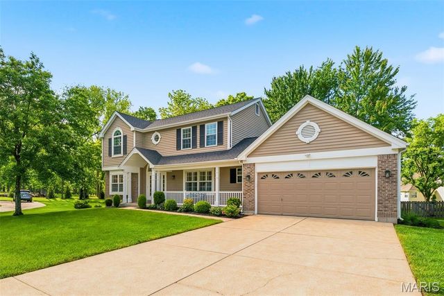 2412 Parkmoor Court, Des Peres, MO 63021
