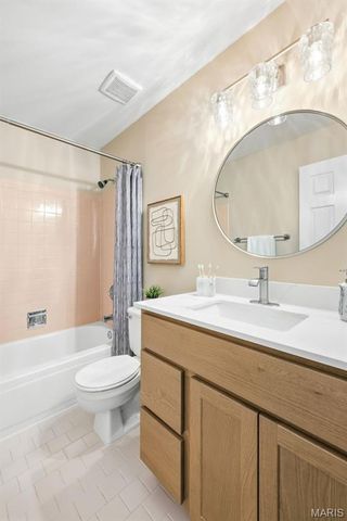 2412 Parkmoor Court, Des Peres, MO 63021
