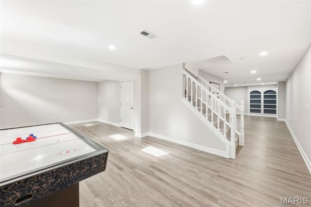 2412 Parkmoor Court, Des Peres, MO 63021