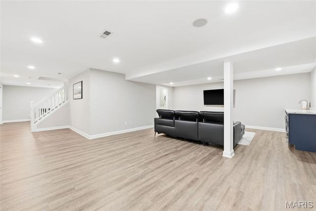 2412 Parkmoor Court, Des Peres, MO 63021