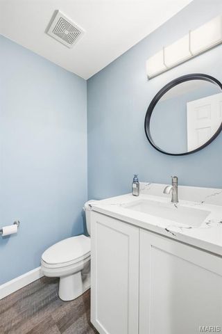 2412 Parkmoor Court, Des Peres, MO 63021