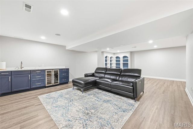 2412 Parkmoor Court, Des Peres, MO 63021