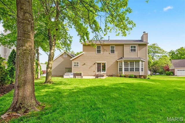 2412 Parkmoor Court, Des Peres, MO 63021