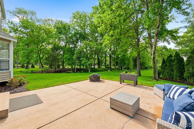 2412 Parkmoor Court, Des Peres, MO 63021