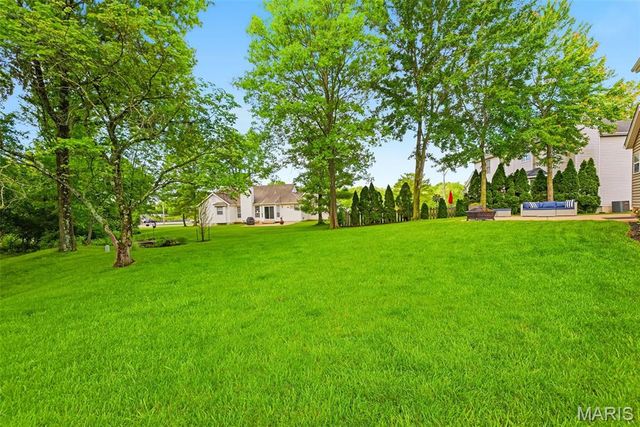 2412 Parkmoor Court, Des Peres, MO 63021