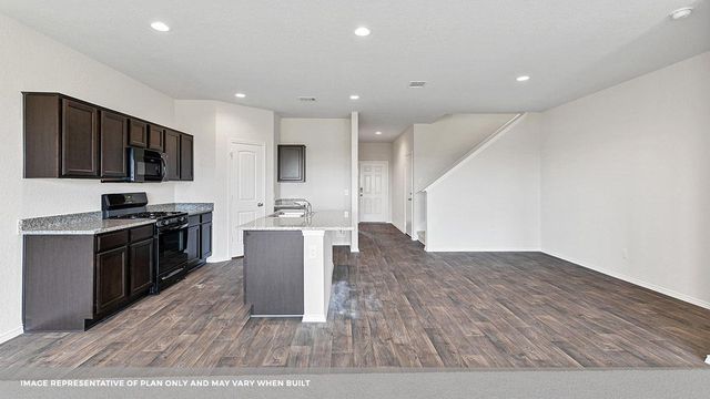 25517 Farmers Crop LN, Elgin, TX 78621