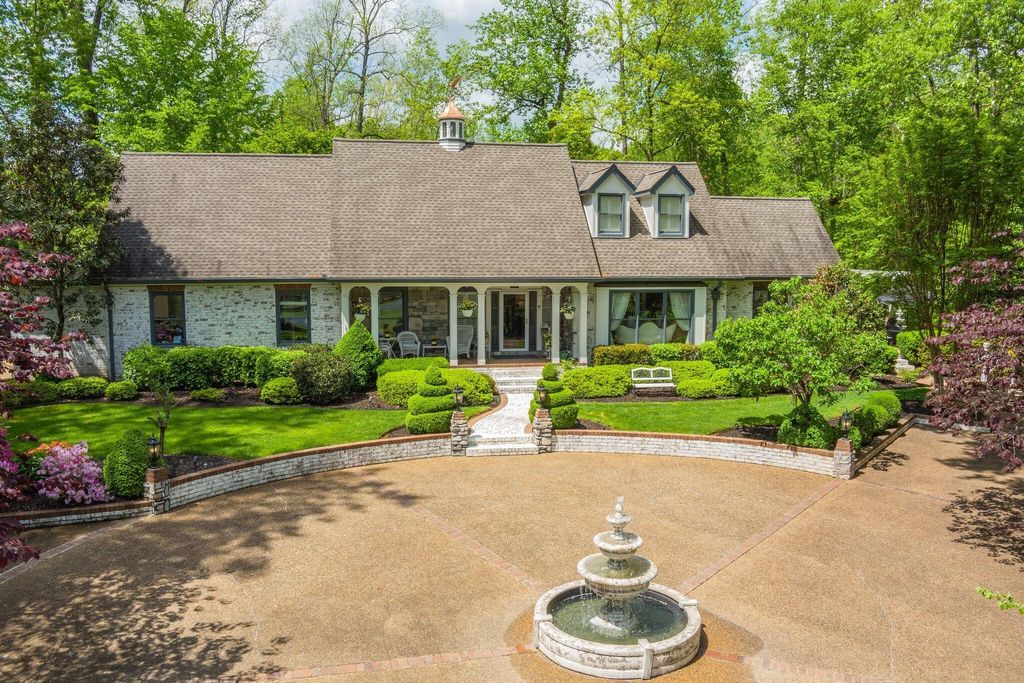 2211 NW Woodcreek Drive, Cleveland, TN 37311