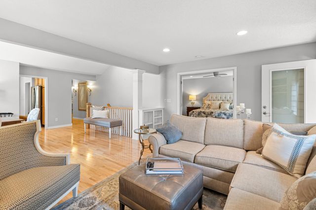 7021 Waterstone Lane, Woodbury, MN 55125