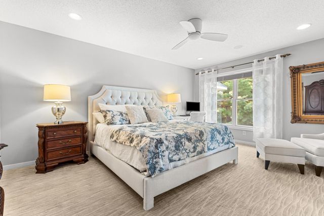 7021 Waterstone Lane, Woodbury, MN 55125