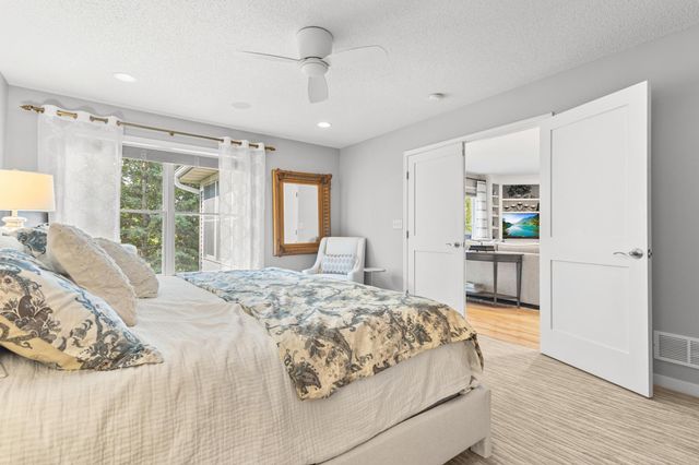7021 Waterstone Lane, Woodbury, MN 55125