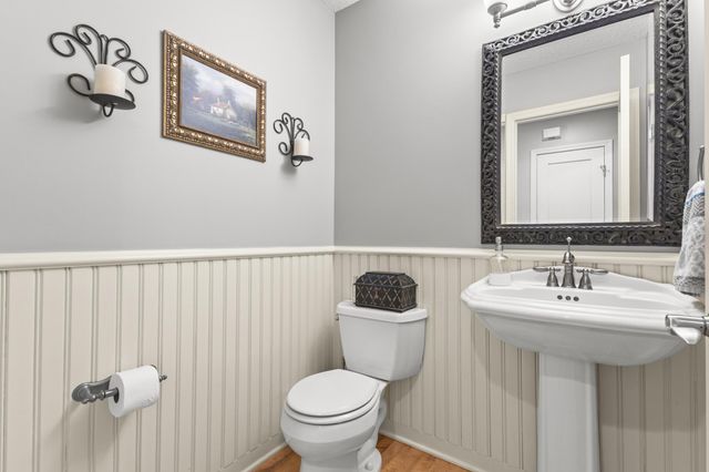 7021 Waterstone Lane, Woodbury, MN 55125