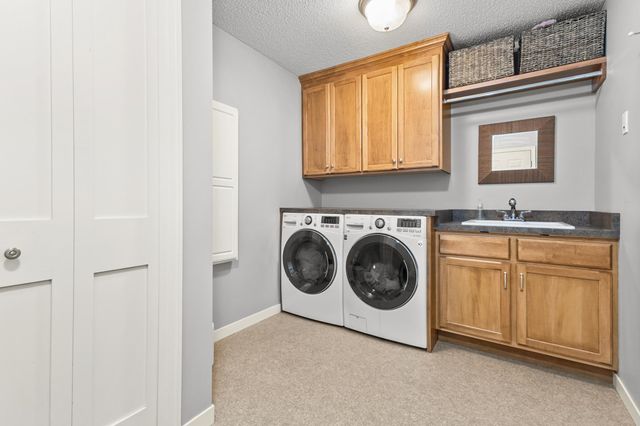 7021 Waterstone Lane, Woodbury, MN 55125