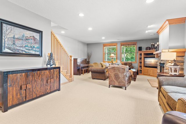 7021 Waterstone Lane, Woodbury, MN 55125