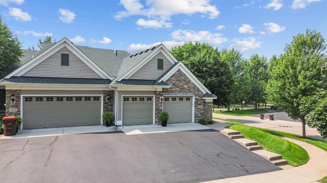7021 Waterstone Lane, Woodbury, MN 55125
