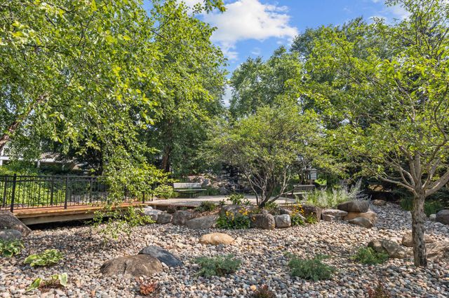 7021 Waterstone Lane, Woodbury, MN 55125