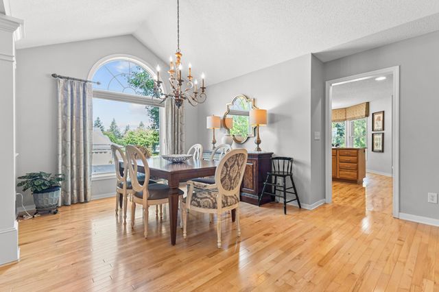 7021 Waterstone Lane, Woodbury, MN 55125