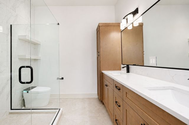17303 Brookview Drive, Urbandale, IA 50263