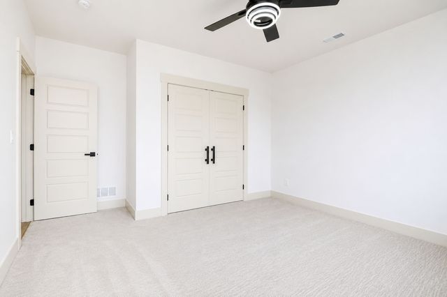17303 Brookview Drive, Urbandale, IA 50263