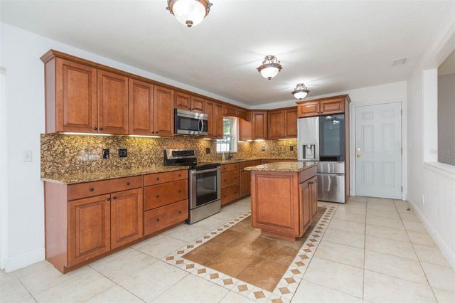 6710 MORNAY CIRCLE, Tampa, FL 33615