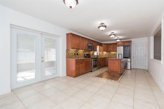 6710 MORNAY CIRCLE, Tampa, FL 33615