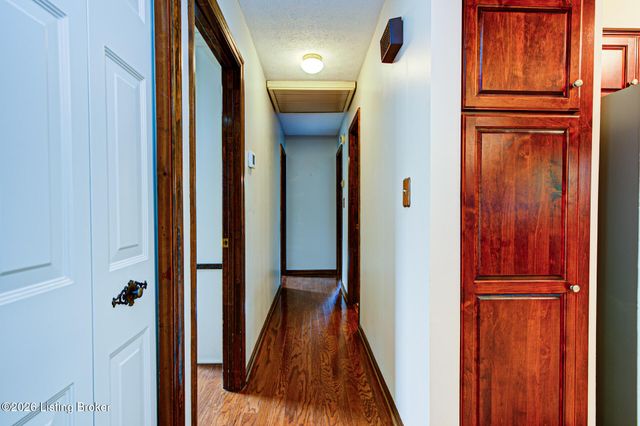 10216 Westwego Pl, Jeffersontown, KY 40299