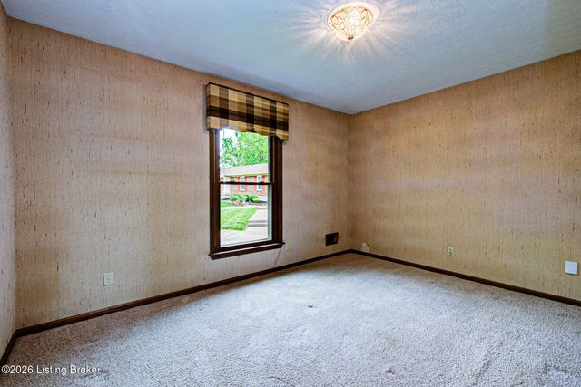 10216 Westwego Pl, Jeffersontown, KY 40299