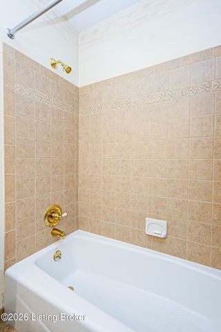 10216 Westwego Pl, Jeffersontown, KY 40299
