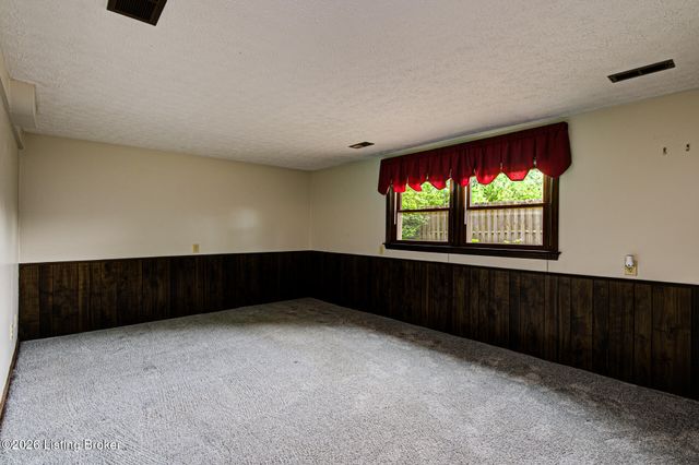10216 Westwego Pl, Jeffersontown, KY 40299