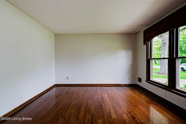 10216 Westwego Pl, Jeffersontown, KY 40299