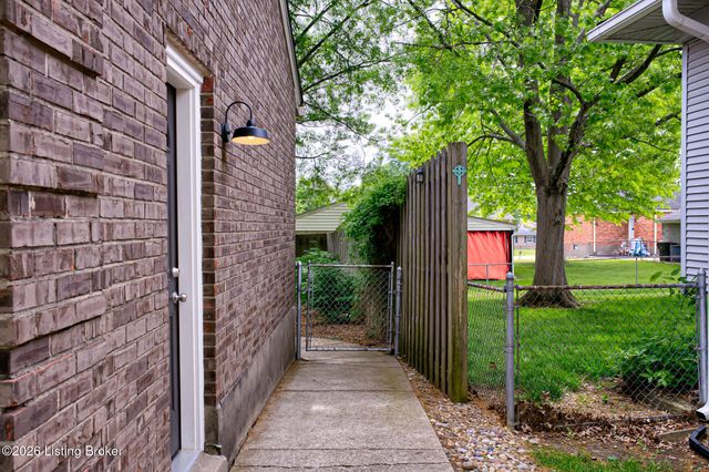 10216 Westwego Pl, Jeffersontown, KY 40299