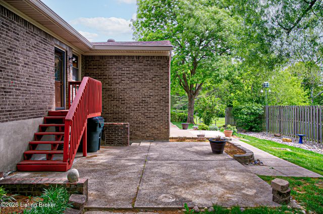 10216 Westwego Pl, Jeffersontown, KY 40299