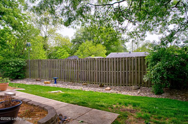 10216 Westwego Pl, Jeffersontown, KY 40299