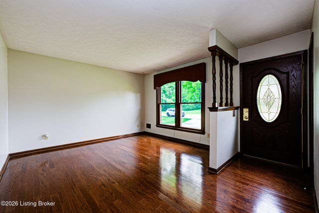 10216 Westwego Pl, Jeffersontown, KY 40299