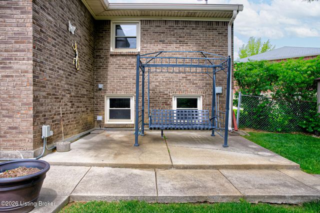 10216 Westwego Pl, Jeffersontown, KY 40299